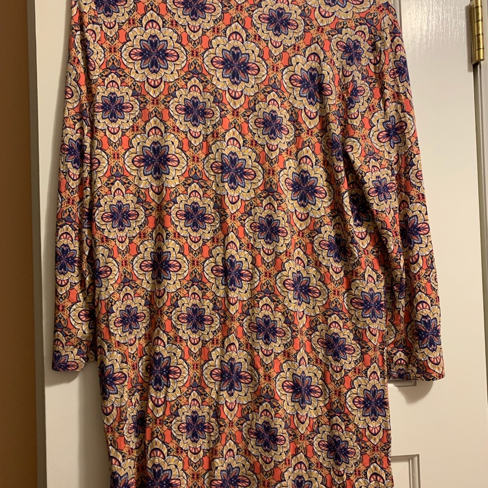 NWOT! Westport Patterned blouse with knot detail - Picture 3 of 4